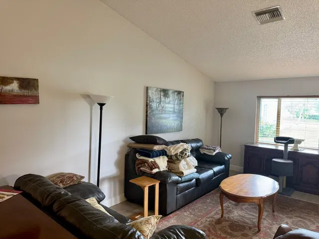 Residence photo 18