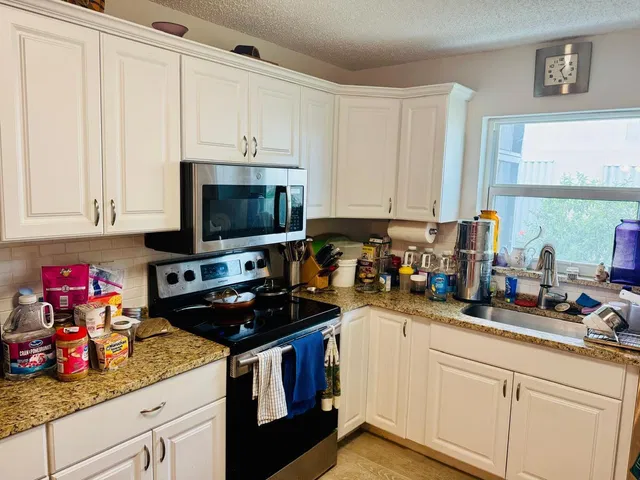 Residence photo 23