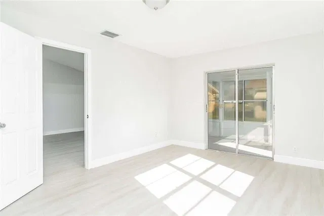 Residence photo 25