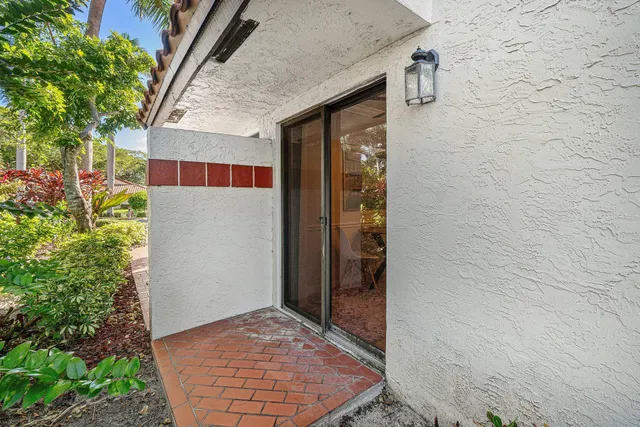 Unit 102 photo 15