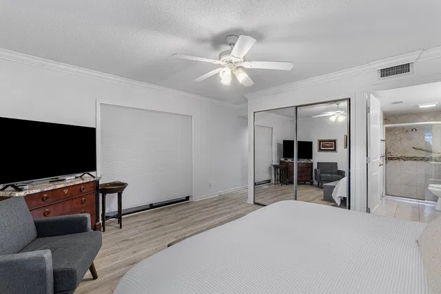 Unit 102 photo 21