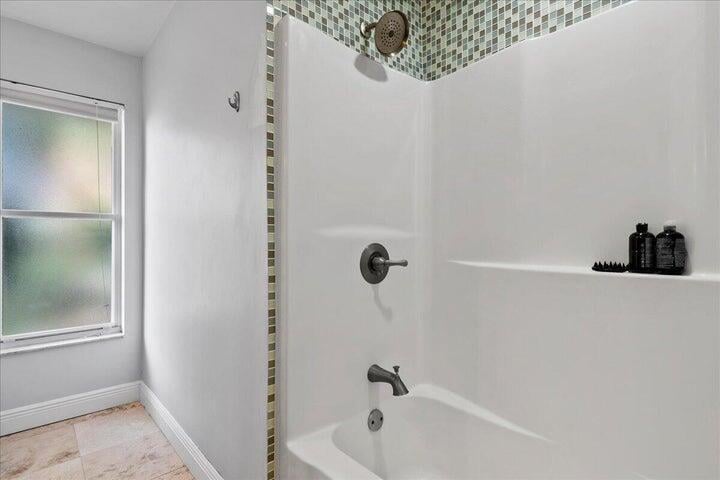 Residence photo 11