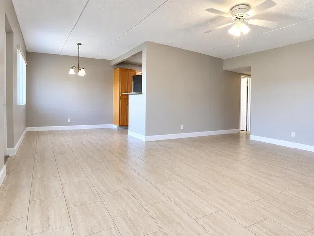 Unit 112 photo 3