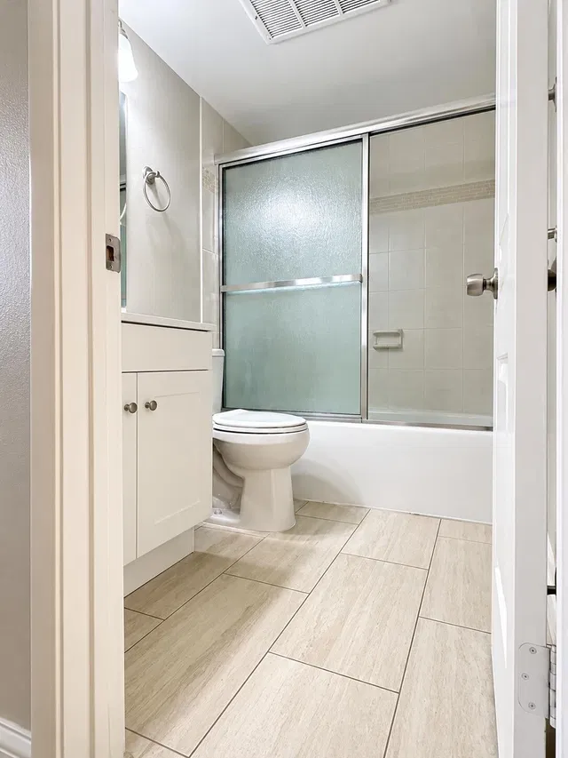 Unit 112 photo 8