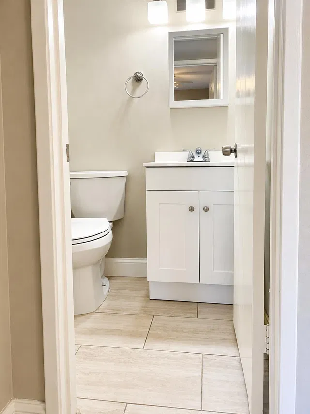Unit 112 photo 11
