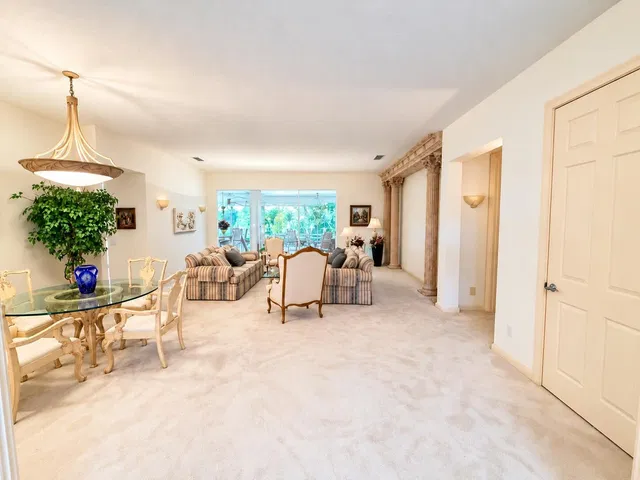 Residence photo 9