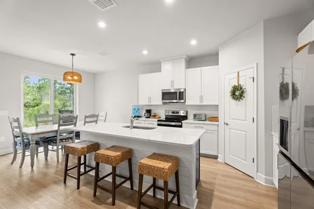  Residence photo 4