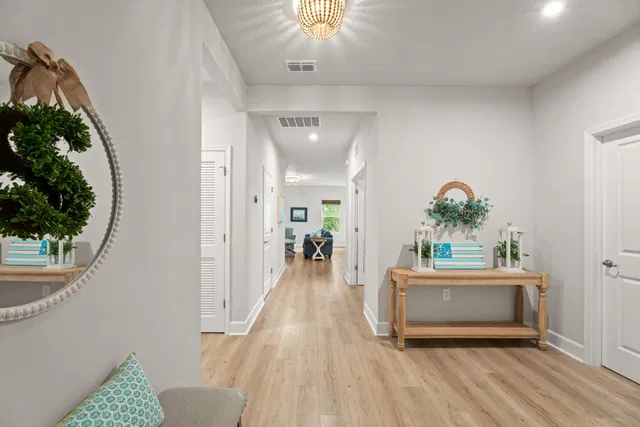  Residence photo 11