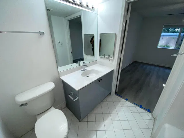 Unit 106 photo 16