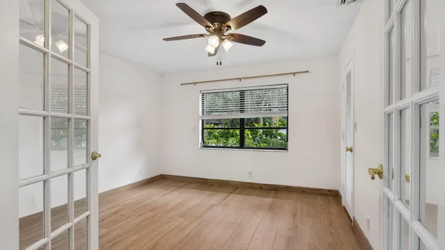  Residence photo 8