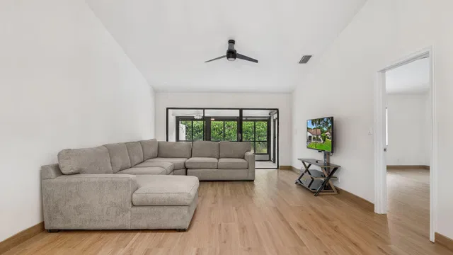  Residence photo 14