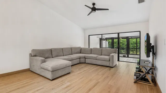  Residence photo 21