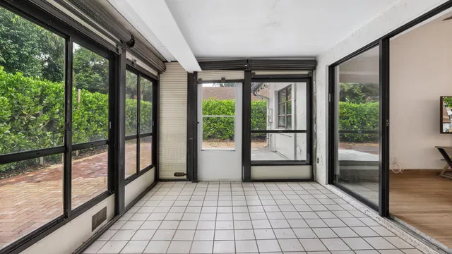  Residence photo 24
