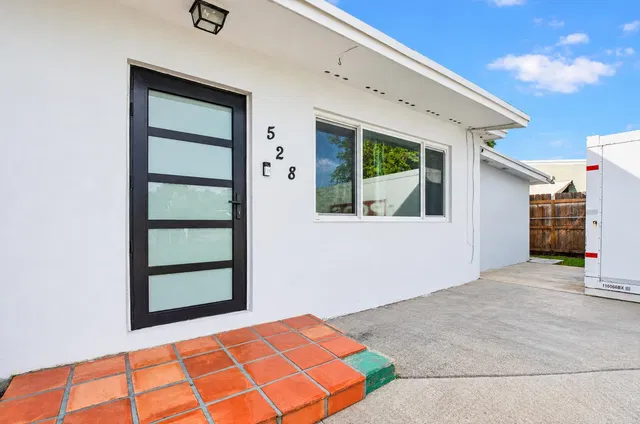 Residence photo 2