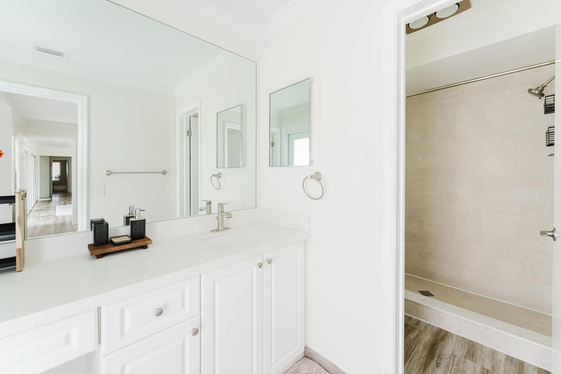 Unit 1424 photo 11