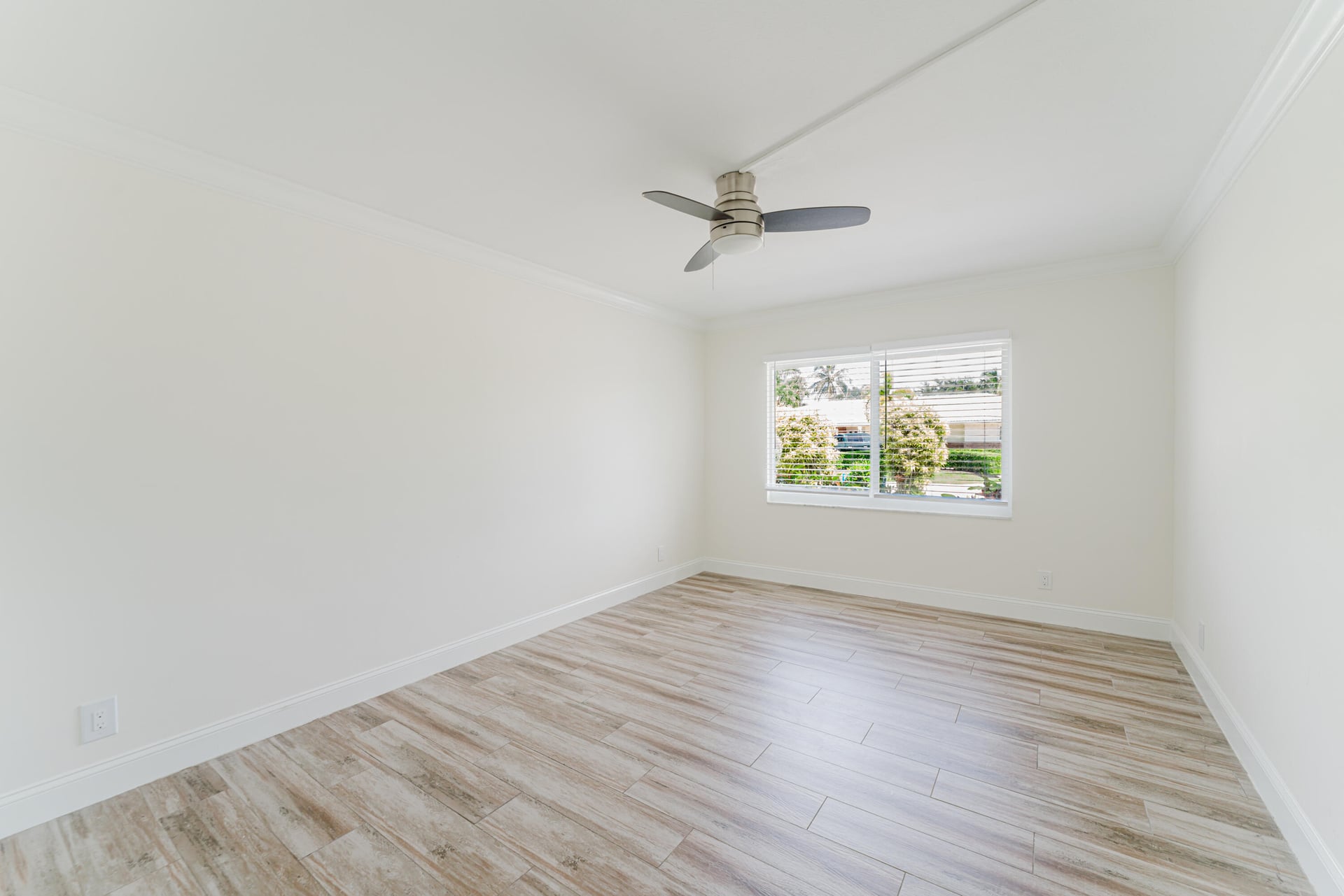 Unit 1424 photo 13
