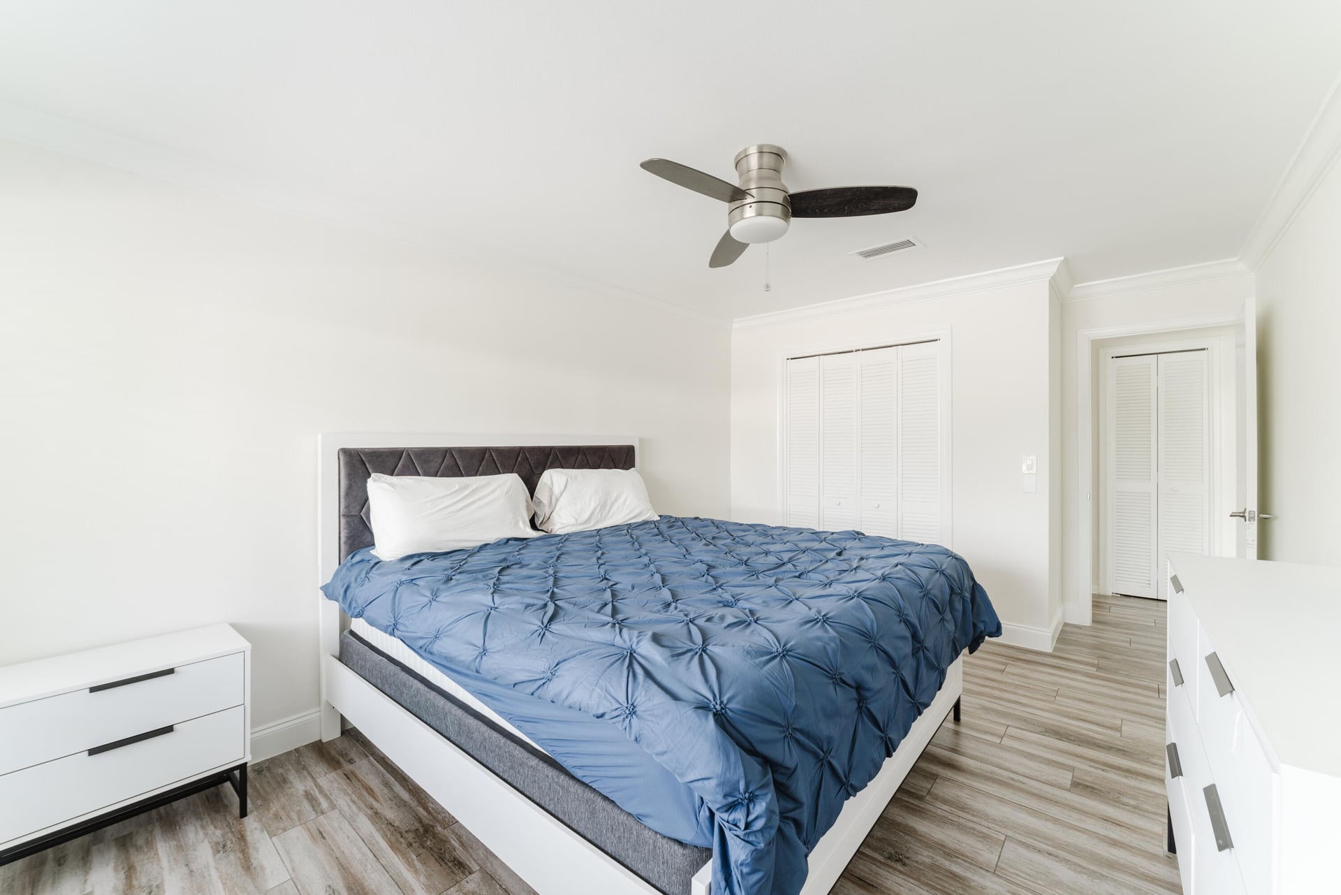 Unit 1424 photo 17