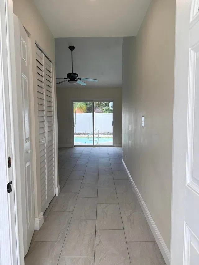 Residence photo 3