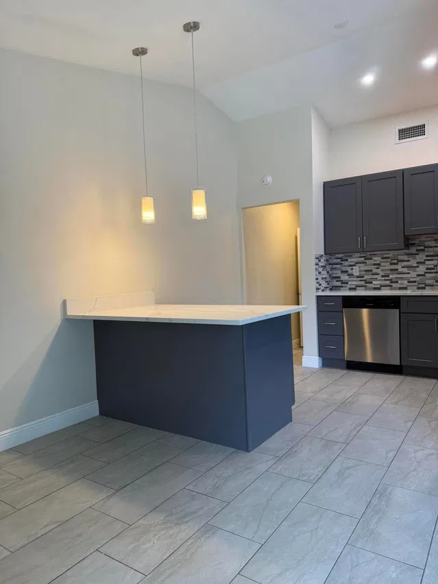 Residence photo 8