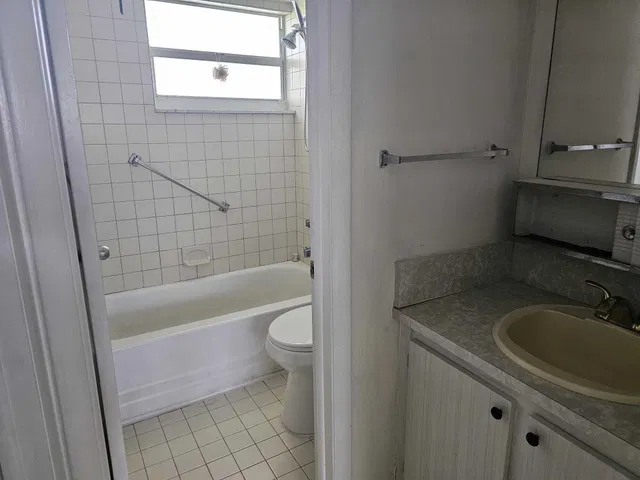  Unit 166 photo 6
