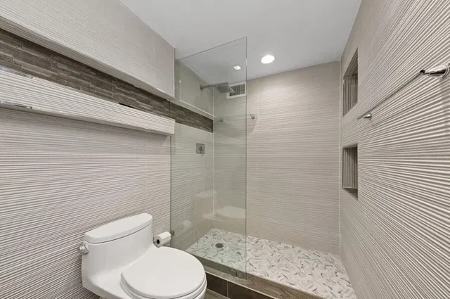 Unit 606 photo 14