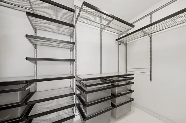 Unit 606 photo 15