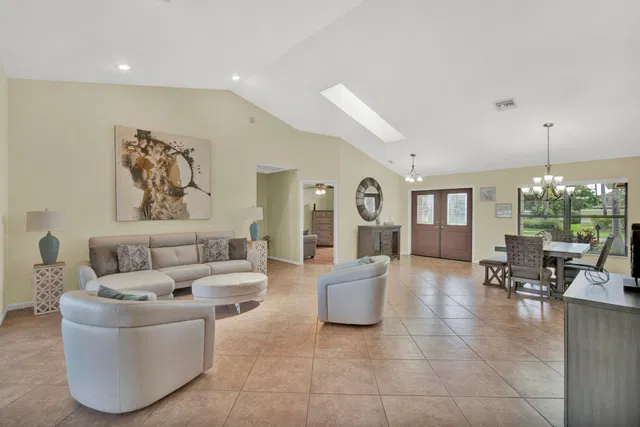 Residence photo 10