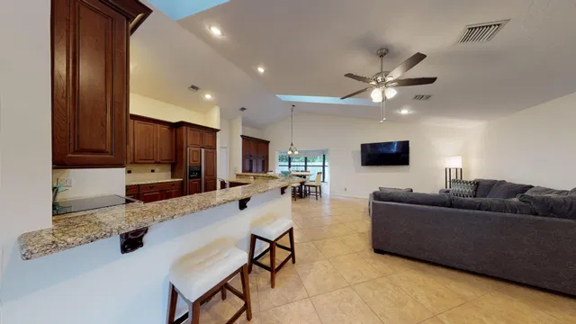 Residence photo 24