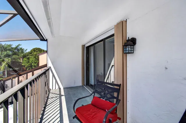 Residence photo 60