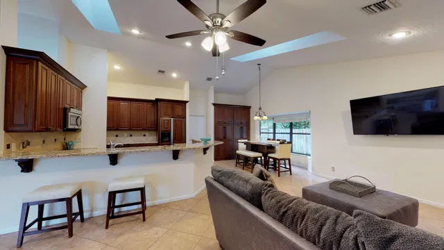  Residence photo 25