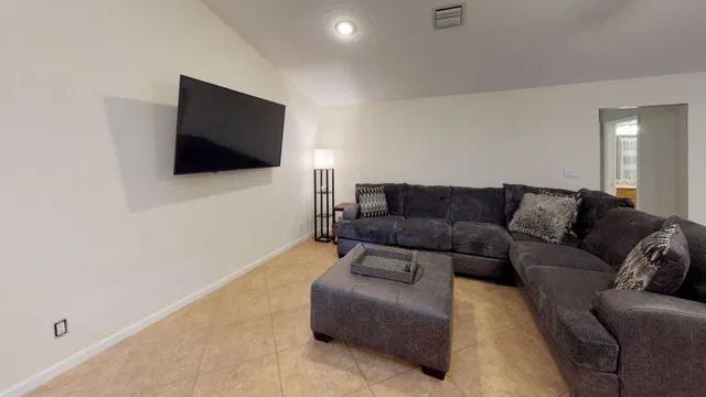  Residence photo 33