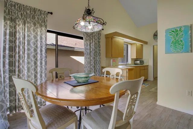 Residence photo 12