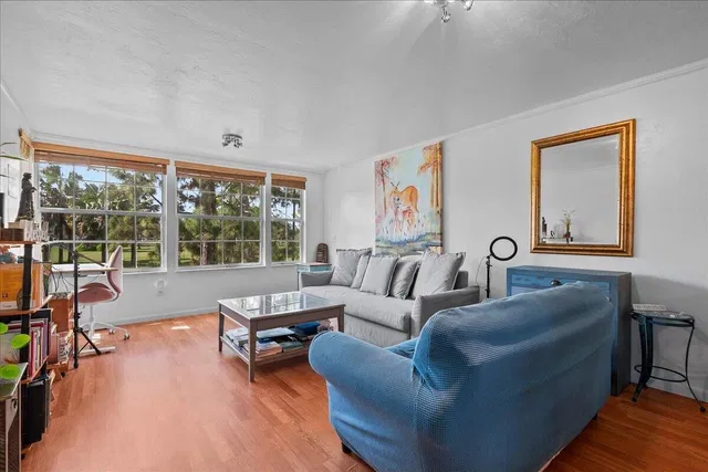  Residence photo 9