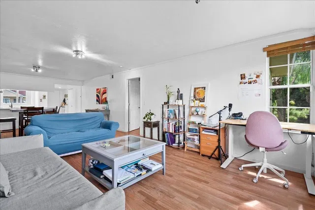  Residence photo 11