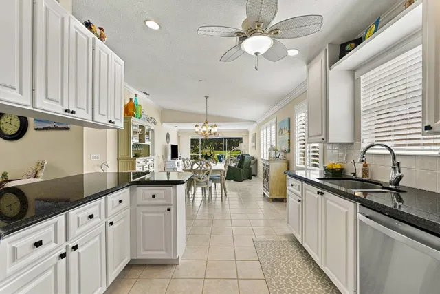 Residence photo 8