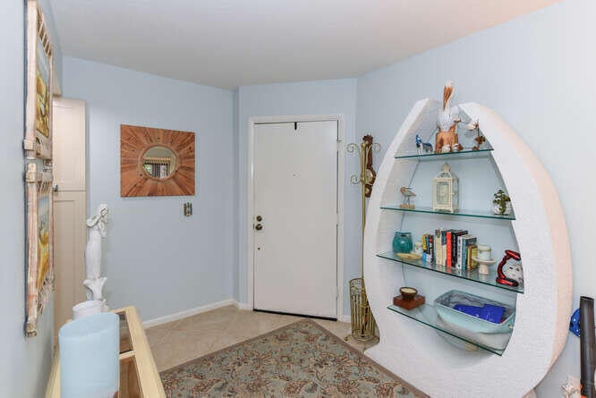  Unit V2-103 photo 4
