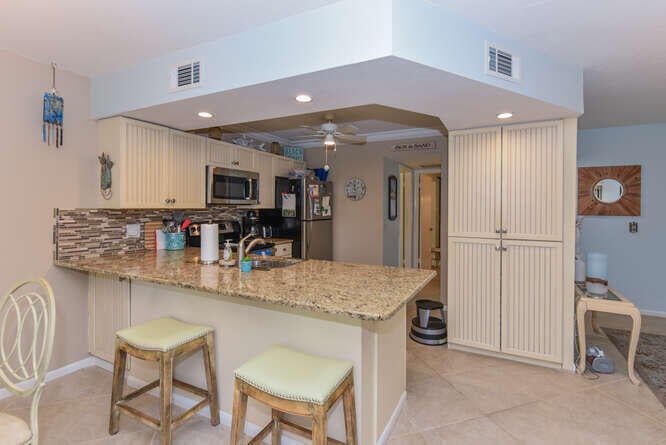  Unit V2-103 photo 8