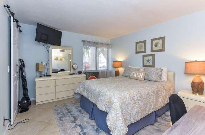  Unit V2-103 photo 16