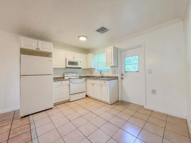 Residence photo 5