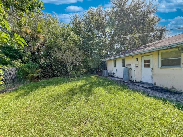 Residence photo 11
