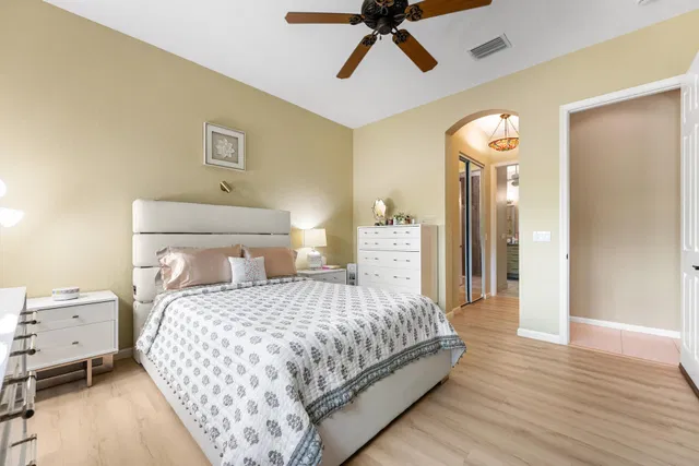 Residence photo 22