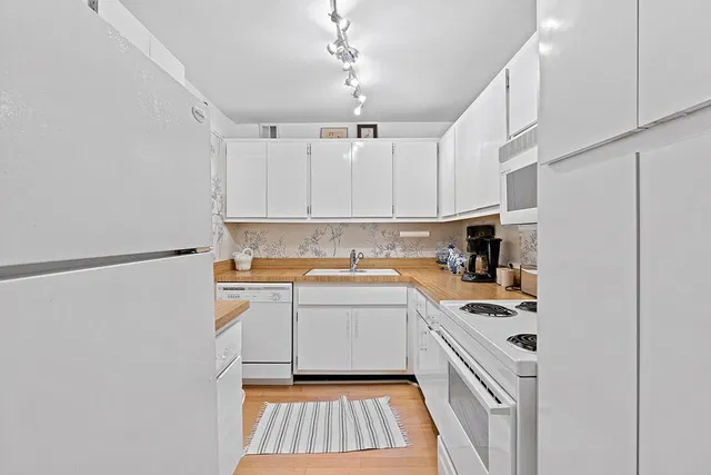 2600 N Flagler Unit 212 photo 5