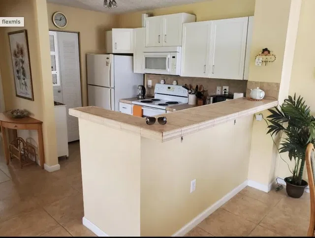  Unit 207 photo 6