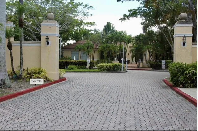  Unit 207 photo 12