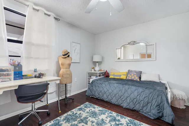  Unit 403 photo 21