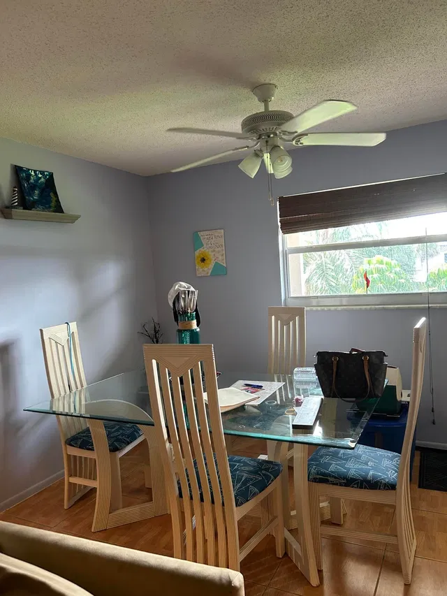 Unit 170 photo 2