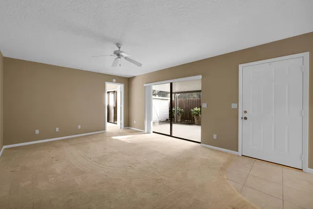 Unit 834 photo 7