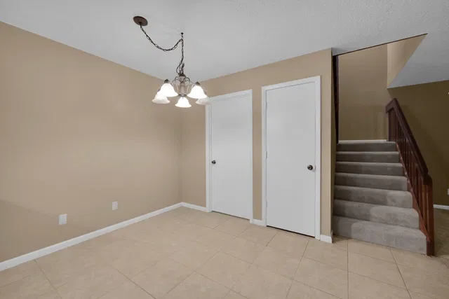 Unit 834 photo 14