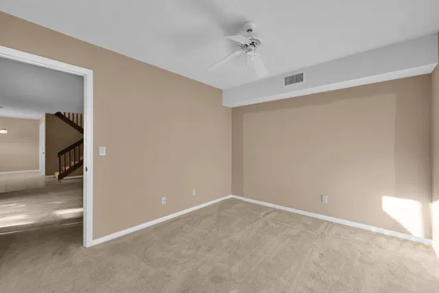 Unit 834 photo 21
