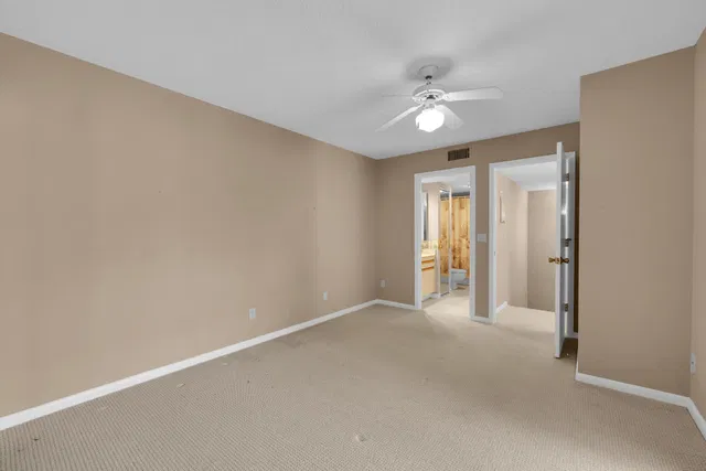 Unit 834 photo 30
